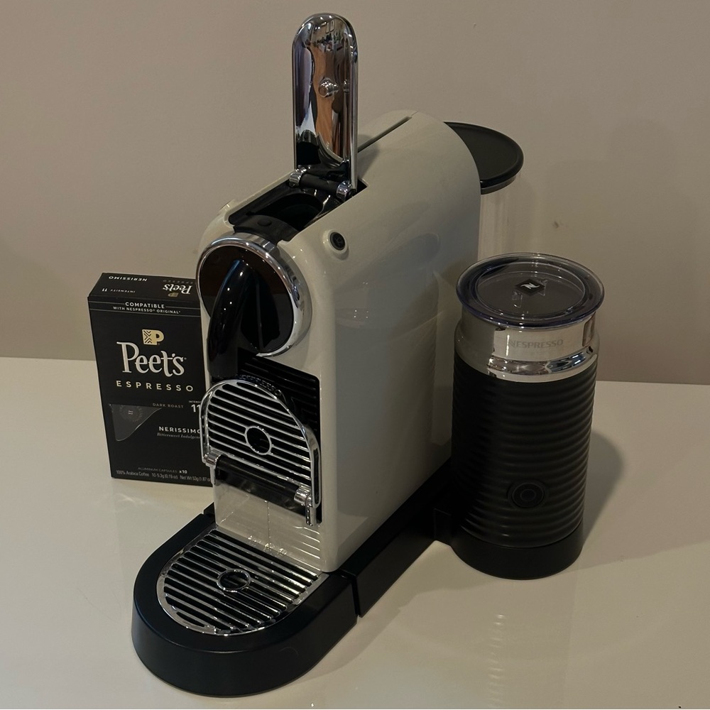 Nespresso Espresso Machine | CitiZ & Milk Frother | White
